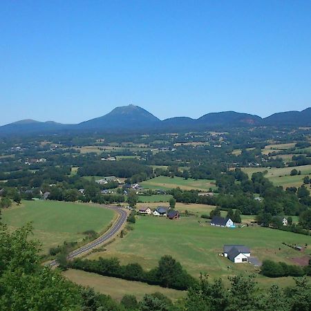 Lilas, Gite Saint Antoine, Orcival, Entre Sancy Et Volcans. Exterior foto