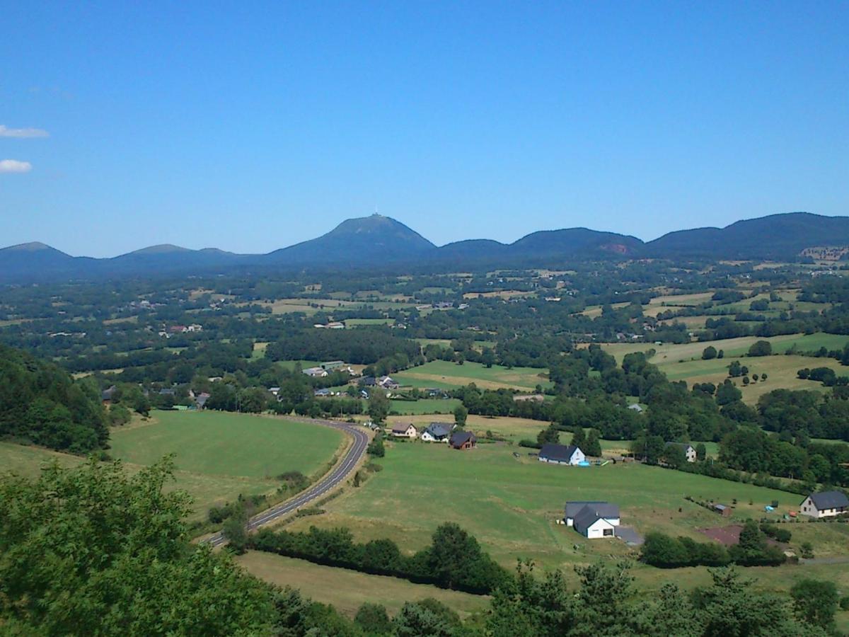 Lilas, Gite Saint Antoine, Orcival, Entre Sancy Et Volcans. Exterior foto